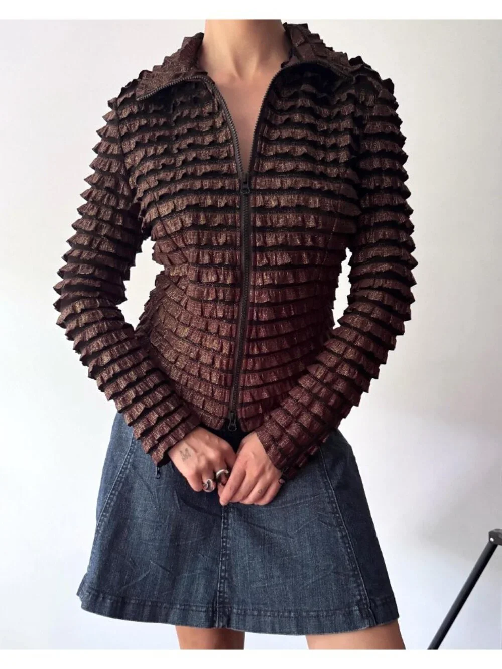 Y2K vintage brown ruffled textured collared long sleeved zip up blouse shirt - Picture 8 of 11